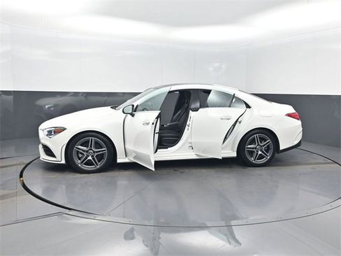 Used 2023 Mercedes-Benz CLA 250 4MATIC image 45