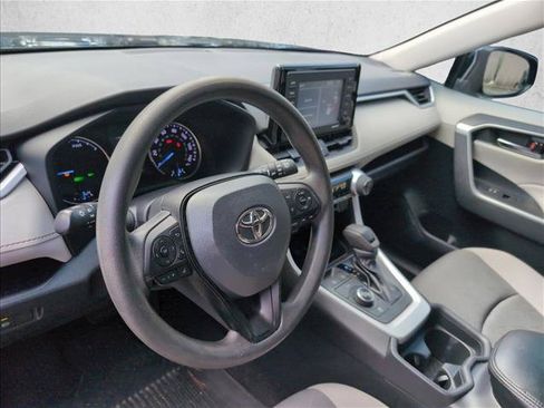 Used 2021 Toyota RAV4 XLE AWD/4WD image 10
