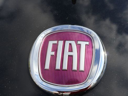 Used 2018 FIAT 124 Spider Classica w/ Technology & Siriusxm Group RWD image 11