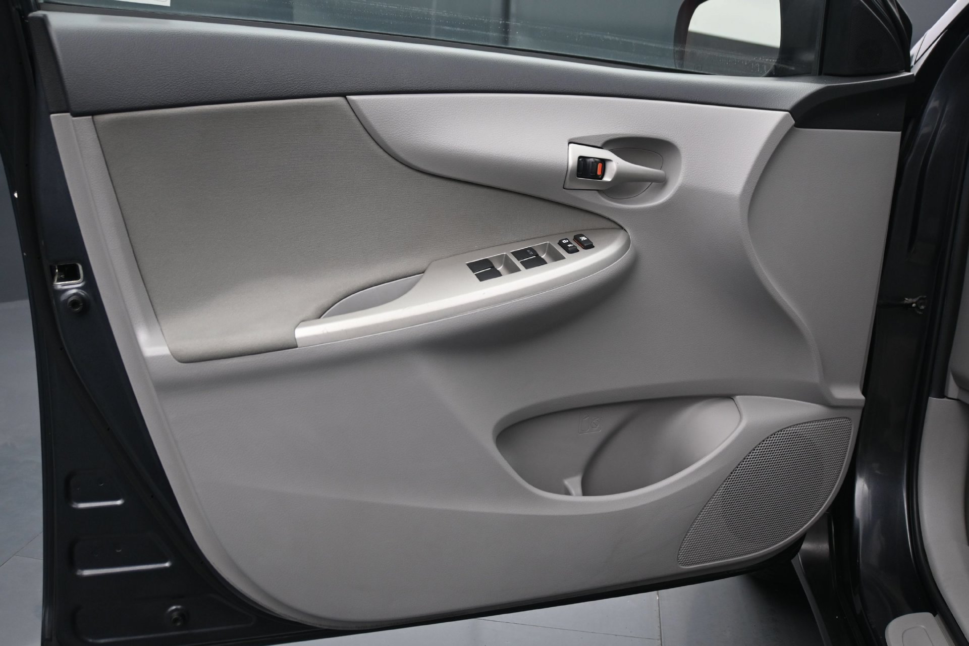 Used 2011 Toyota Corolla LE FWD image 16