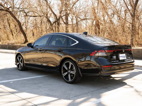 Used 2024 Honda Accord Sport image 7