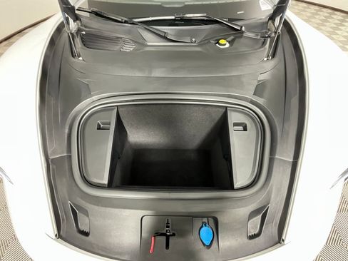 Used 2020 Porsche Taycan 4S image 28