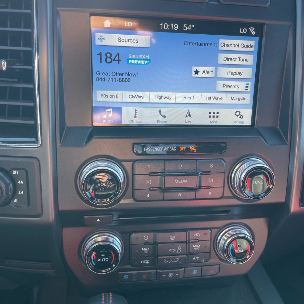 Used 2018 Ford F150 Lariat w/ Equipment Group 502A Luxury AWD/4WD image 6