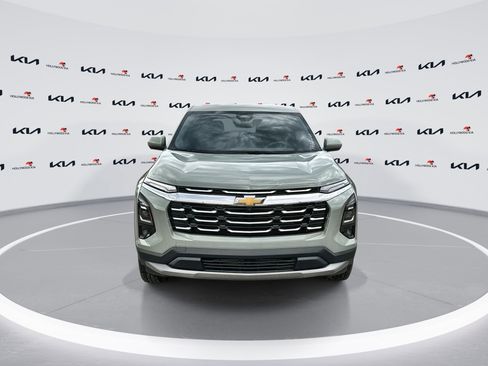 Used 2025 Chevrolet Equinox LT w/ Safety and Technology Package image 3