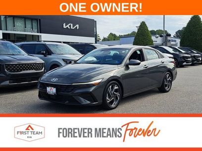 Used 2024 Hyundai Elantra SEL w/ Convenience Package