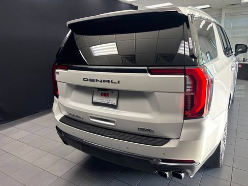 Used 2025 GMC Yukon Denali Ultimate w/ LPO, Floor Liner Package AWD/4WD image 4