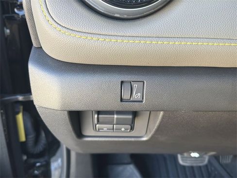 Certified 2024 Chevrolet Colorado ZR2 w/ ZR2 Convenience Package III image 17