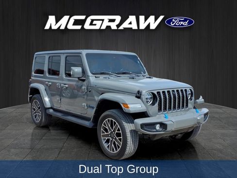 Used 2022 Jeep Wrangler Unlimited Sahara AWD/4WD image 5