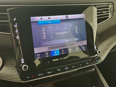 Used 2024 Jeep Wagoneer Series II w/ Flexible Seating Group image 18