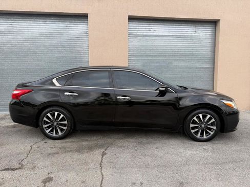 Used 2016 Nissan Altima 2.5 SV w/ Convenience Package image 12