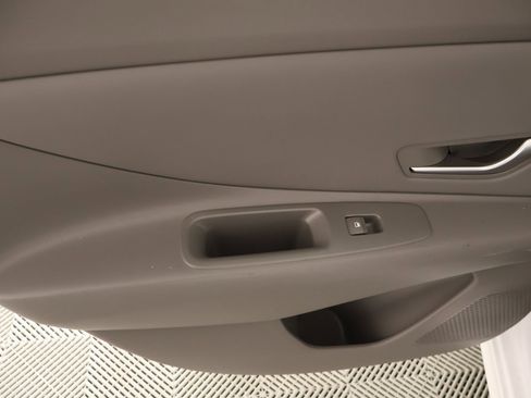 Certified 2025 Hyundai Elantra SEL FWD image 16