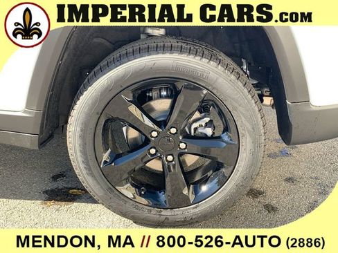 New 2025 Jeep Grand Cherokee Limited w/ Luxury Tech Group II image 9