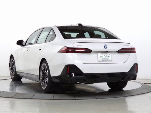 New 2026 BMW 550e xDrive image 5