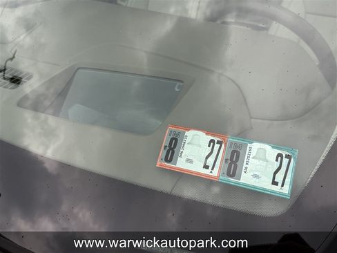 Used 2023 GMC Yukon XL Denali AWD/4WD image 4