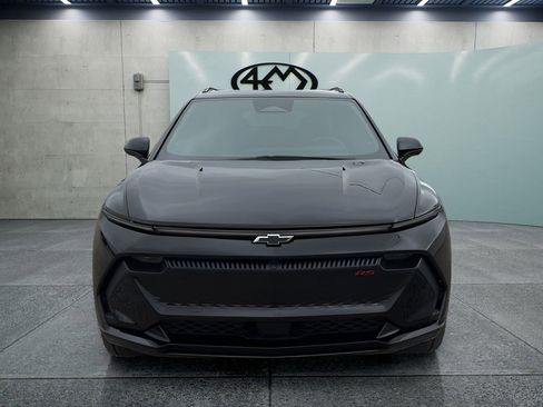 Used 2026 Chevrolet Equinox EV RS FWD image 8