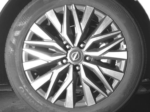 Used 2025 Nissan Altima 2.5 SV FWD image 13