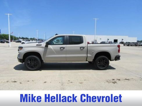 New 2026 Chevrolet Silverado 1500 Custom Trail Boss w/ LPO, Dark Essentials Package AWD/4WD image 4