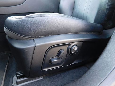 Used 2019 Maserati Levante image 17