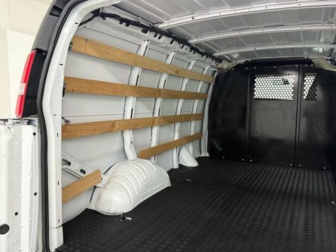 Used 2021 Chevrolet Express 2500 w/ Driver Convenience Package image 32