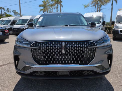 Used 2025 Lincoln Aviator Reserve w/ Equipment Group 201A AWD/4WD image 3