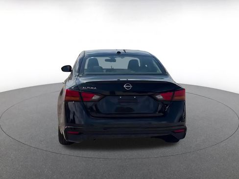 Used 2025 Nissan Altima 2.5 SV image 10