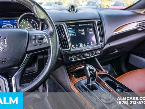 Used 2018 Maserati Levante GranLusso image 32