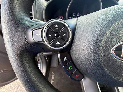 Used 2018 Kia Soul + FWD image 15