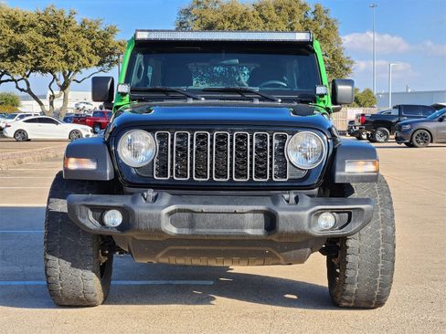 Used 2025 Jeep Wrangler Sport image 6