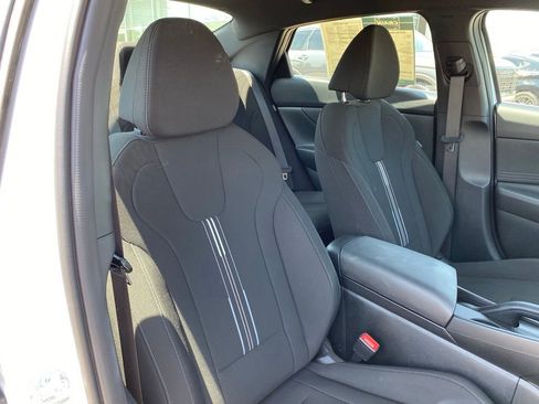 Used 2025 Hyundai Elantra Sport FWD image 27
