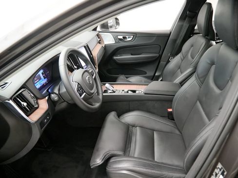 Certified 2023 Volvo XC60 T8 Ultimate w/ Climate Package AWD/4WD image 18