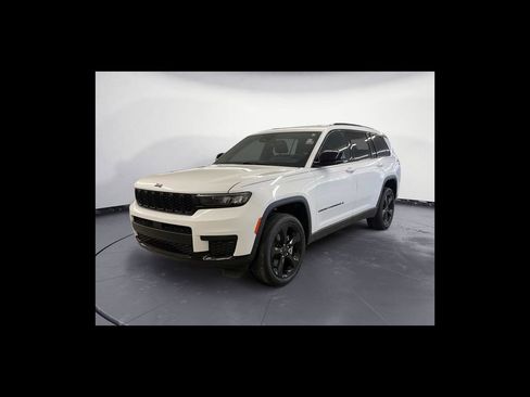Used 2024 Jeep Grand Cherokee L Laredo AWD/4WD image 2
