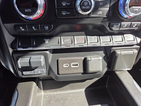 Used 2021 GMC Sierra 2500 AT4 image 15