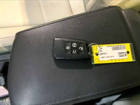 Used 2020 Volkswagen Tiguan SEL image 14