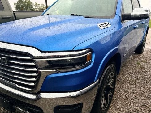 Used 2025 RAM 1500 Laramie AWD/4WD image 4