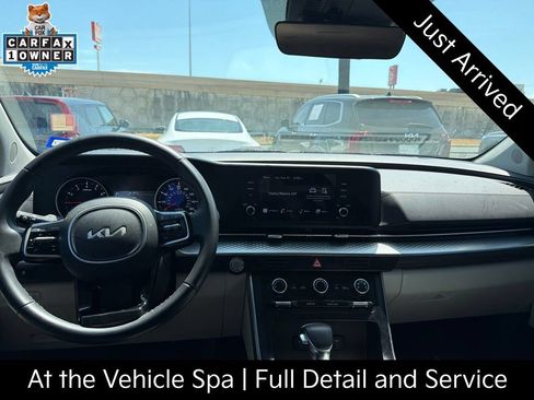 Certified 2024 Kia Carnival LX FWD image 6