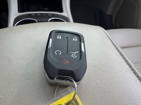 Used 2021 GMC Acadia Denali w/ Denali Technology Package image 43