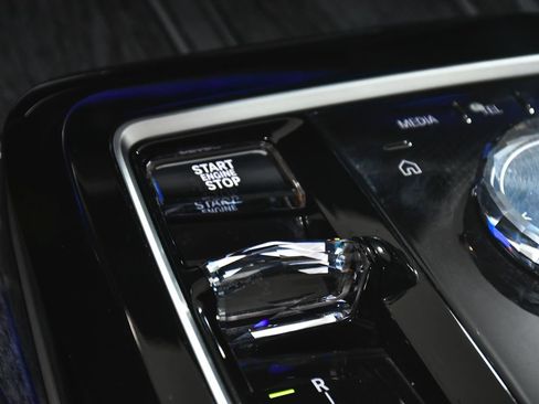 Used 2023 BMW 760i xDrive AWD/4WD image 48