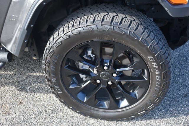 Used 2025 Jeep Gladiator Sport AWD/4WD image 11