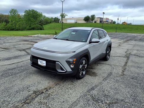 Used 2025 Hyundai Kona SEL FWD image 46