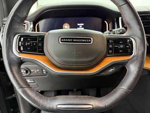 Used 2022 Jeep Grand Wagoneer Series III w/ Rear Seat Video Group 1 image 10