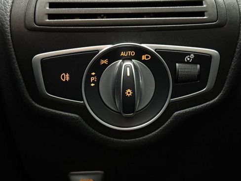 Used 2021 Mercedes-Benz GLC 300 image 27