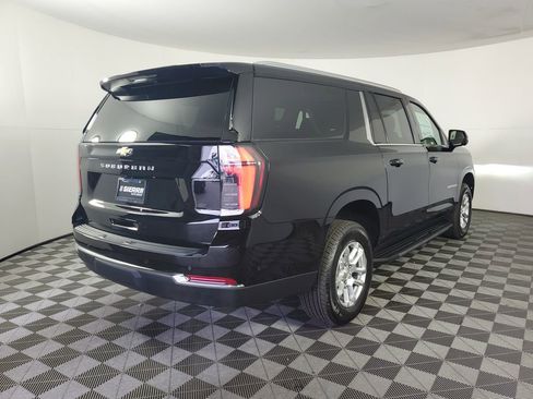New 2026 Chevrolet Suburban LS image 4