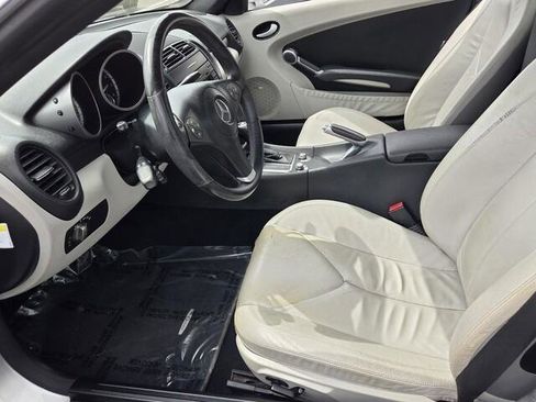 Used 2009 Mercedes-Benz SLK 300 image 4
