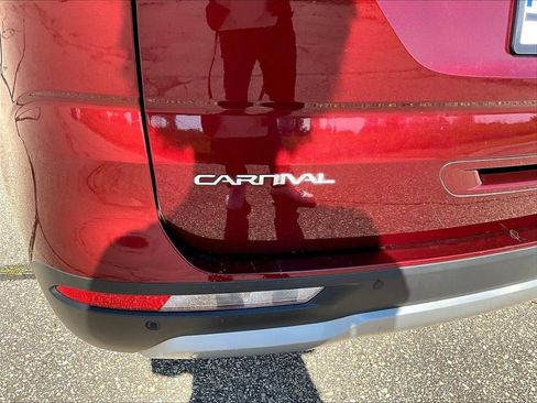 Used 2024 Kia Carnival LX FWD image 26