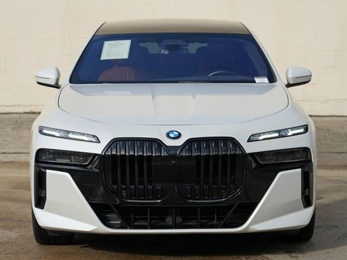 Used 2023 BMW 760i xDrive w/ Executive Package AWD/4WD image 58