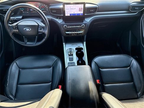 Used 2020 Ford Explorer XLT w/ Equipment Group 202A image 13