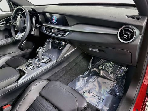 Used 2023 Alfa Romeo Stelvio Veloce AWD/4WD image 29