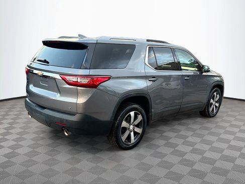Used 2018 Chevrolet Traverse LT FWD image 6