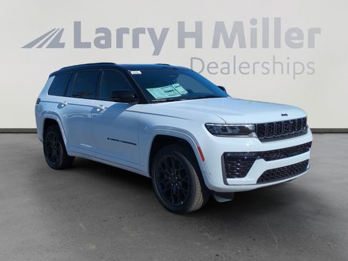 New 2026 Jeep Grand Cherokee L Summit w/ Obsidian Package AWD/4WD image 7