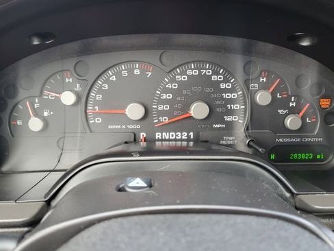 Used 2005 Ford Explorer XLT image 13